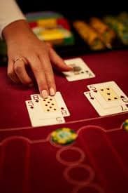 Studio kasino langsung wriothesley dengan meja blackjack dan dealer profesional